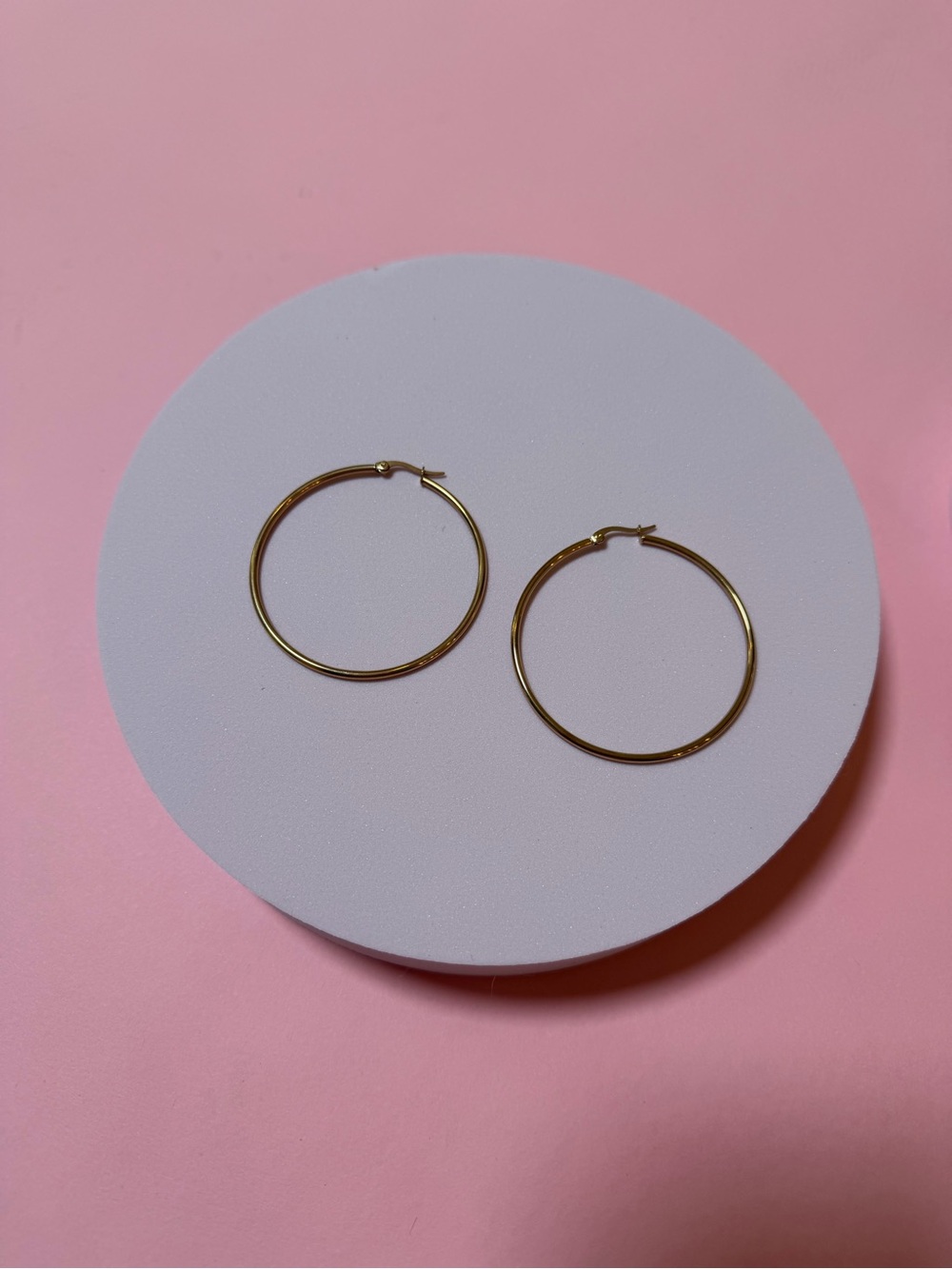 Classic Gold Hoop Earrings - Timeless Women Jewelry